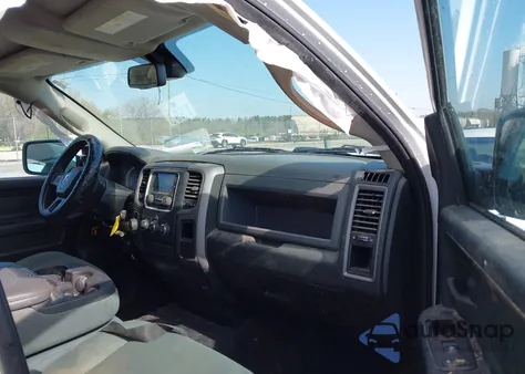 2018 Ram 1500 Tradesman 4X4 6'4 Box z USA, uszkodzony, nr VIN 1C6RR7FG4JS328304